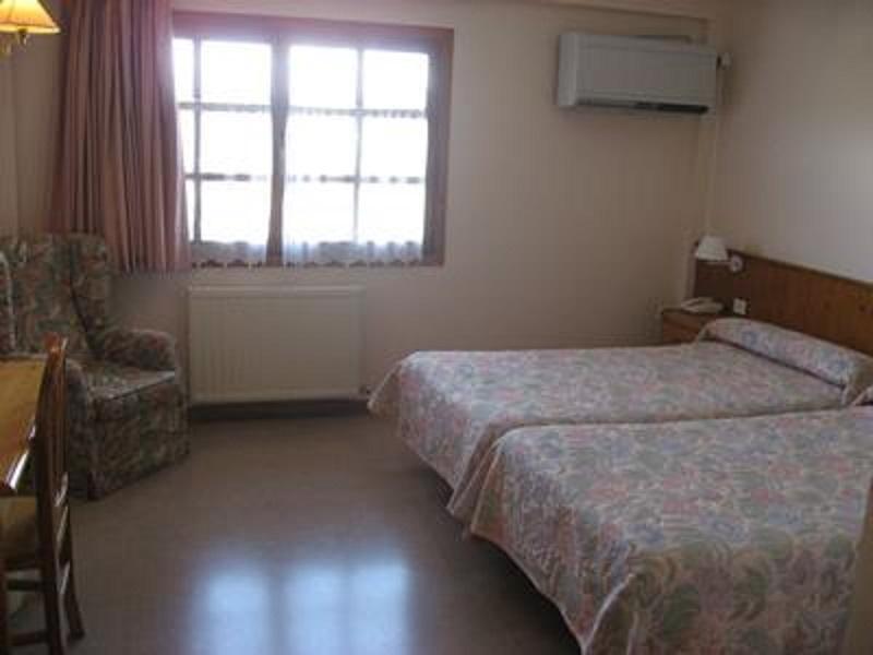 Hotel Anaya Puente la Reina de Jaca Ngoại thất bức ảnh